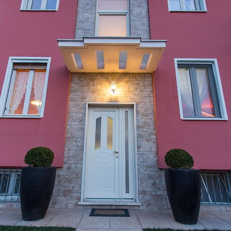 Lm House Lägenhet Lonato Exteriör bild